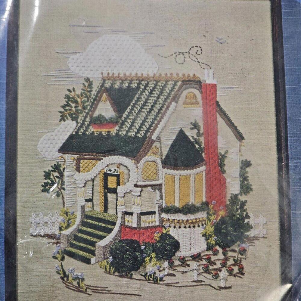 Golden Bee Stitchery Kit #902 14" x 18" The Cottage 100% Wool 1979 Cross Stitch - Picture 2 of 6